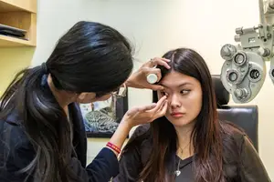 warden optometry 30 gibson dr unit 101, markham 074