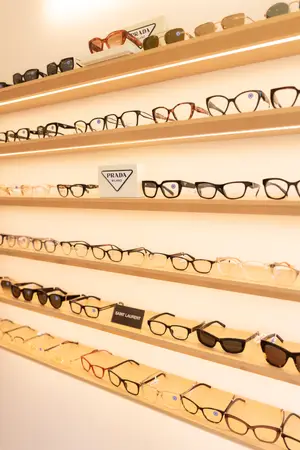 Modern Optical Display with Stylish Designer Frame Brands