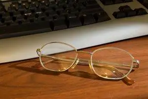 glassesonkeyboard2.jpg