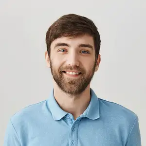 contact lenses man sqr 640